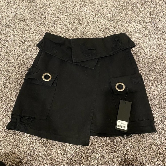 NWT Carmar black cargo fold over mini skirt - Picture 3 of 8
